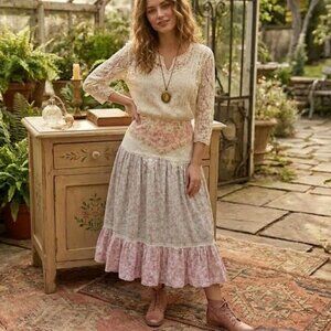 Vintage Handmade Unbranded floral Lace embroidered Tiered BOHO A-line Skirt M/L